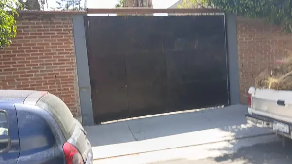 Bodega en Renta con Amplio Jardín en zona Jardines de la Hacienda, Querétaro