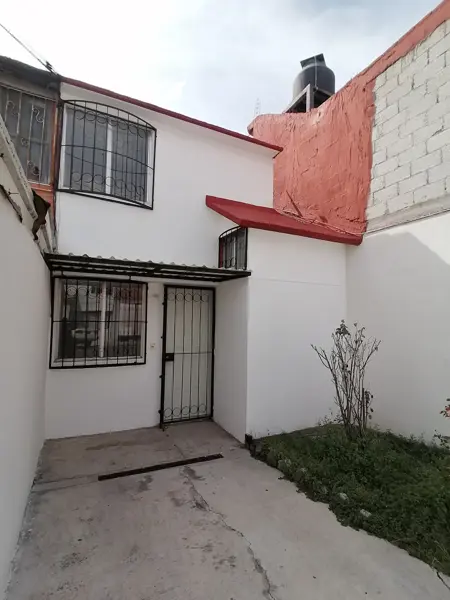 Casa en Venta en Puebla: Ubicación Sur, Garage y Patio, $1,150,000