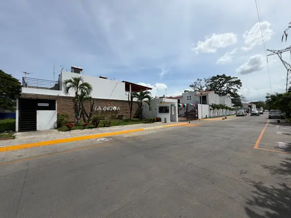 CASA EN VENTA EN PRIVADA CON AMENIDADES | POMOCA