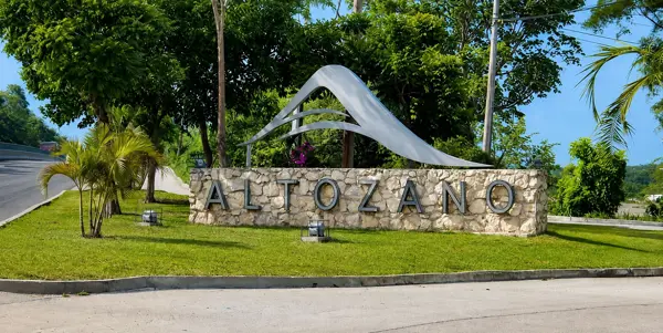 VIVE FRENTE AL CAMPO DE GOLF EN CLUB ALTOZANO