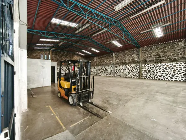 BODEGA EN RENTA EN CUERNAVACA MORELOS DE 800 METROS