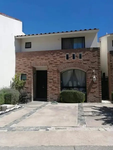 Casa en venta en Cumbres del Lago, Querétaro: excelente ubicación en comunidad cerrada