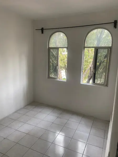 Céntrico Departamento de 3 recamaras, 2 baños, estancia comedor y cocina. SIN ESTACIONAMIENTO.