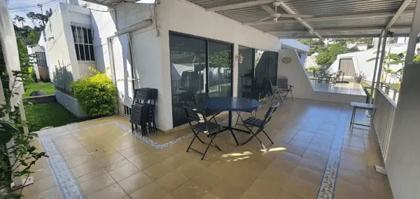 HERMOSA CASITA UN NIVEL, 3 RECS, 2 BAÑOS, GRAN TERRAZA, AMPLIOS JARDINES, ALBERCA, 1 ESTACIONAMIENTO