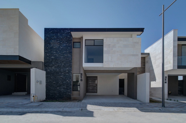 Casa en Renta en Privanzas del Campestre | Privada Acacia | 4 Recámaras