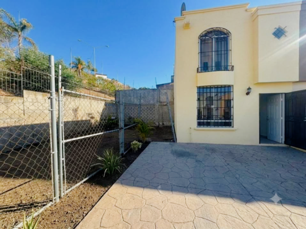 Casa con 240 m² de terreno y potencial de ampliación | Colinas de California