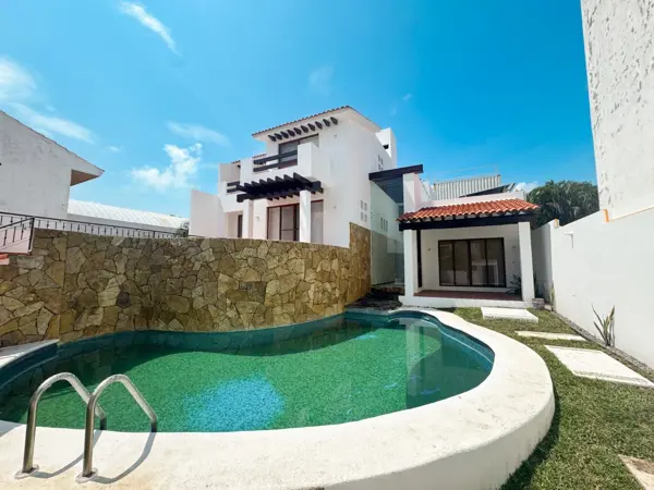 Casa en renta Fracc Rincon del Conchal
