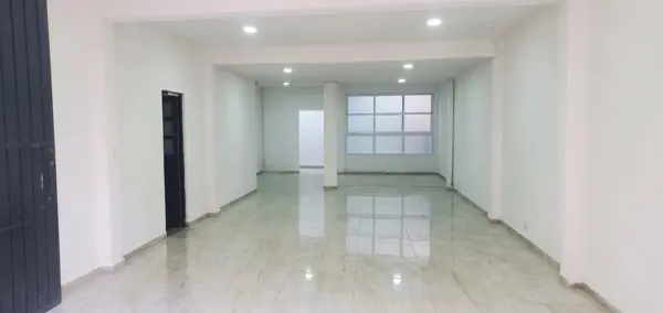 LOCAL COMERCIAL EN RENTA | AV. PLAZAS DE ARAGÓN