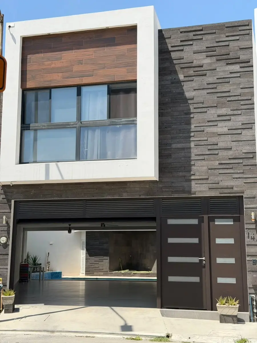 Casa en venta en Rincón de los Ángeles, San Nicolás de los Garza — foto 1 de 14