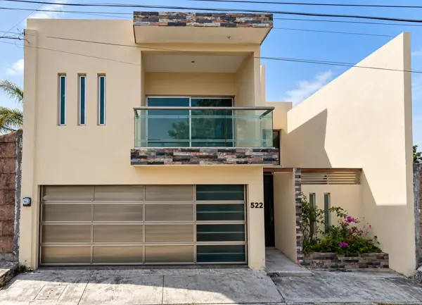 Casa en Remate Bancario en Boca del Río, Ideal para Inversión