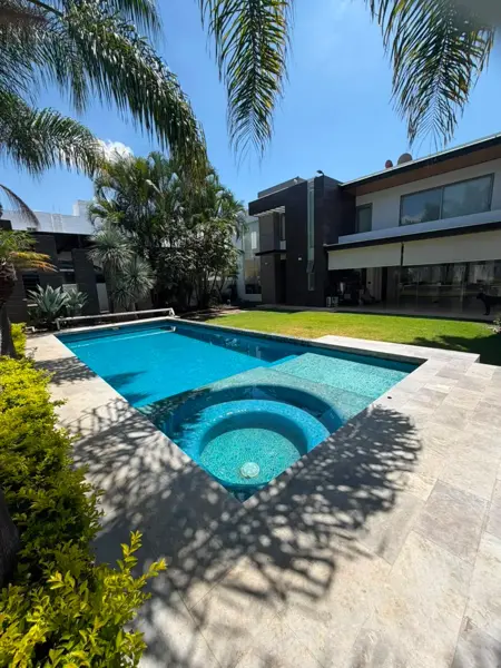 RENTA residencia en fraccionamineto exclusivo Vista hermosa