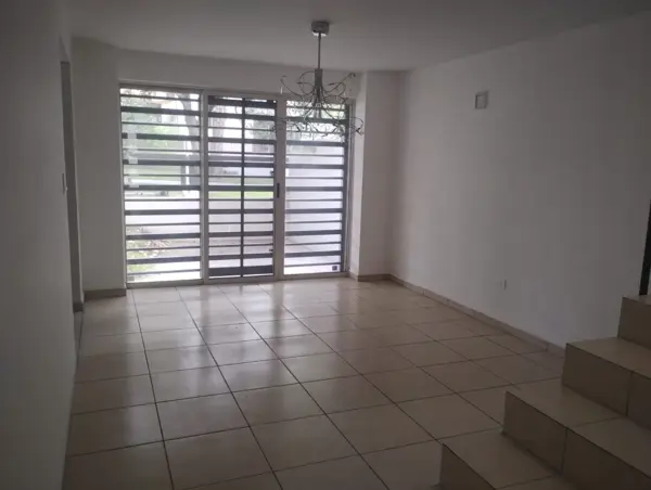 Casa en renta en Puerta de Hierro, Monterrey — foto 2 de 9