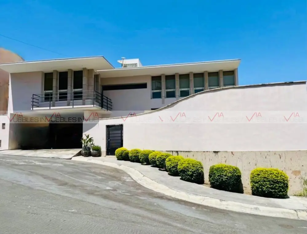 Casa en venta en Colinas de Liverpool, Monterrey — foto 1 de 12