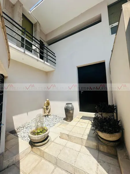 Casa en venta en Colinas de Liverpool, Monterrey — foto 2 de 12