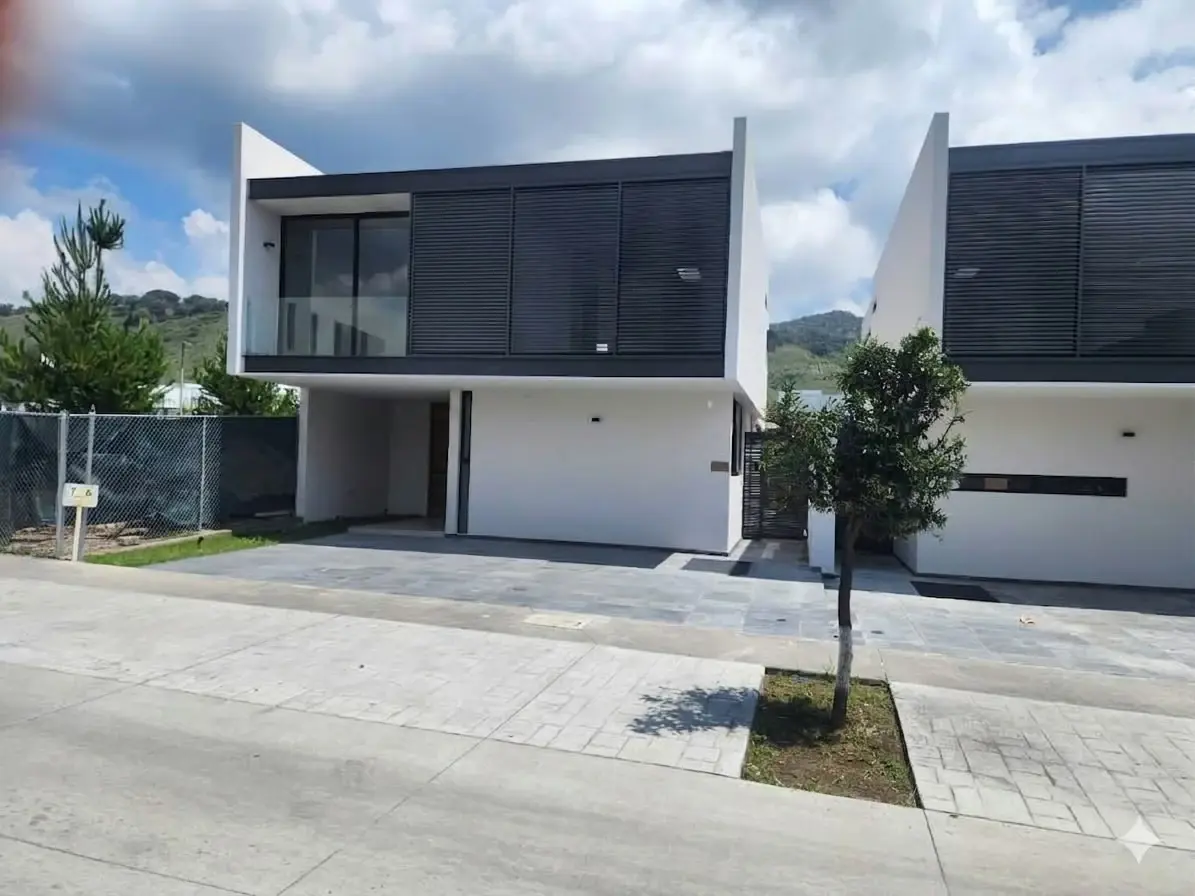Casa en venta en Bosques Santa Anita, Tlajomulco de Zúñiga — foto 1 de 11