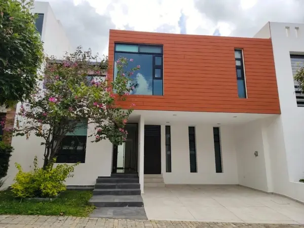 CASA EN VENTA EN LOMAS DE ANGELÓPOLIS ZONA AZUL