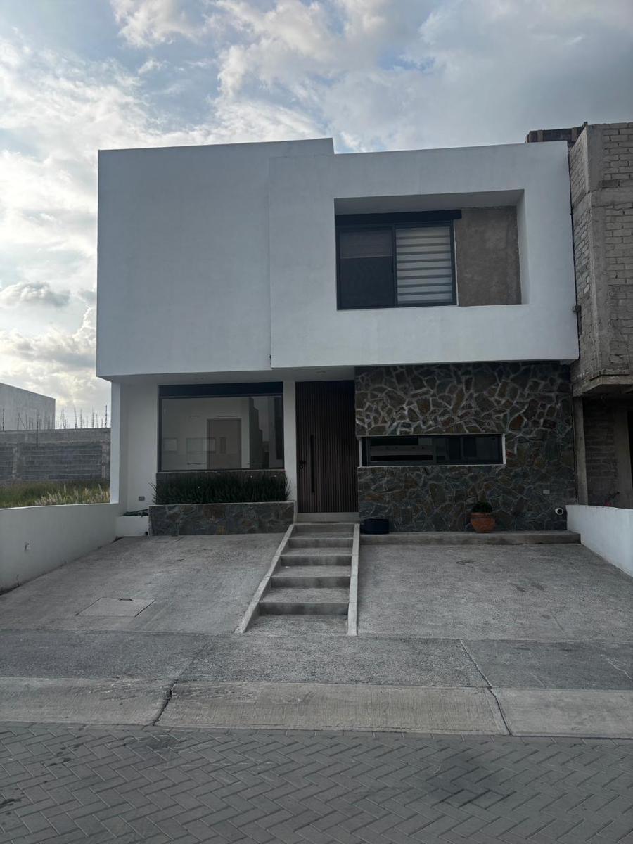 Casa en renta en La Vista Residencial, Querétaro — foto 1 de 15