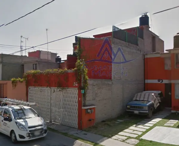 Casa en Bosques de la Hacienda: Conectividad y Espacios Amplios JX
