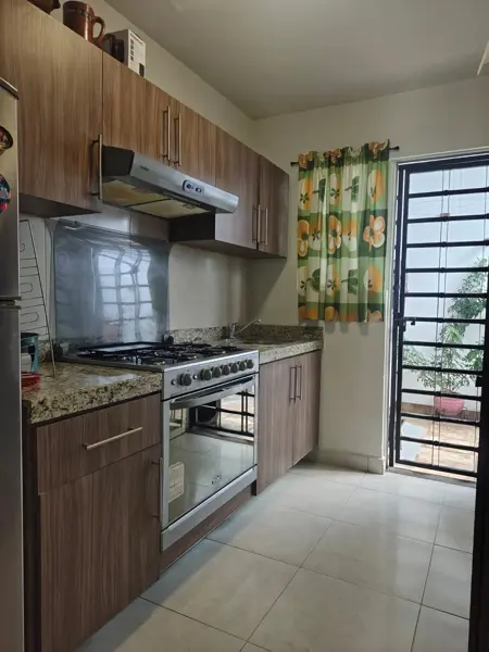 Casa en venta en Paseo de los Naranjos, León — foto 2 de 9