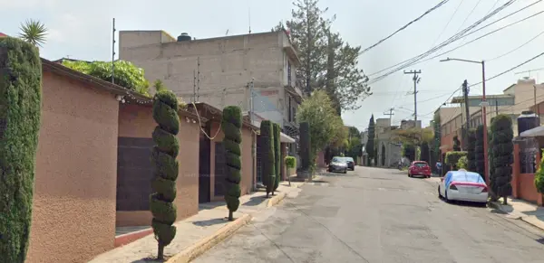 ¡CASA EN VENTA! REMATE HIPOTECARIO A LADO DEL CERRO DE LA ESTRELLA, AMPLIA CASA A PRECIO ECONOMICO