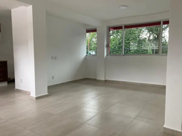 Vive tranquilo en Pedregal de San Nicolás: espacio, luz y armonía