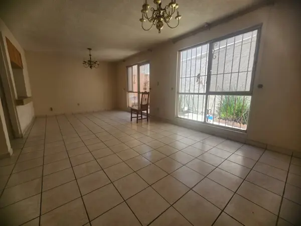 Casa en renta en Jardines del Valle, Saltillo — foto 2 de 19