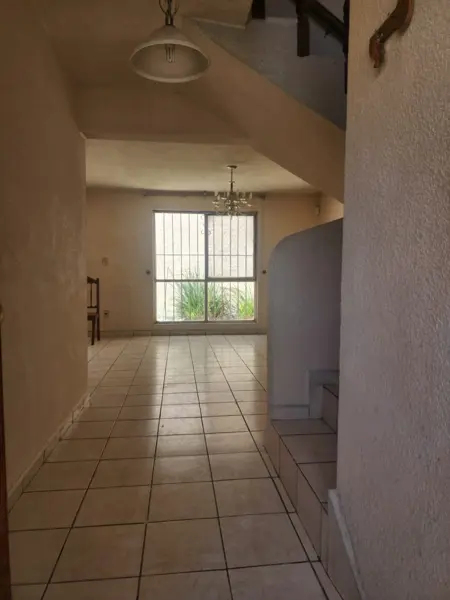 Casa en renta en Jardines del Valle, Saltillo — foto 3 de 19