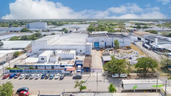 Bodega Renta CD Industrial Mérida 6743 m2