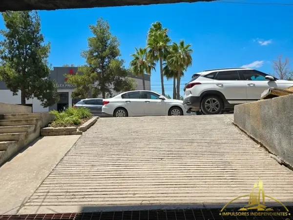 Edificio en venta en Los Pinos, Saltillo — foto 3 de 38