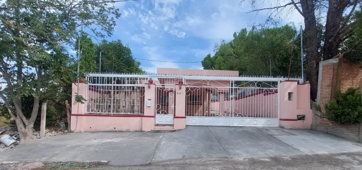 Casa en renta en Lomas de Lourdes, Saltillo — foto 1 de 15