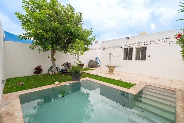 CASA DE UNA PLANTA CON ALBERCA EN VENTA