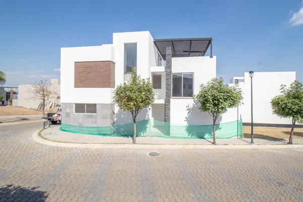 CASA EN VENTA EN LOMAS DE ANGELÓPOLIS CASCATTA, SAN ANDRÉS CHOLULA, PUEBLA