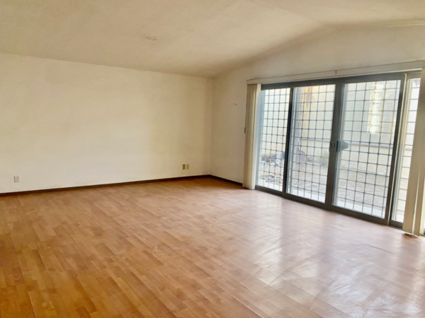 Excelente Casa de 1 Piso con Dos Frentes!! — foto 1 de 15