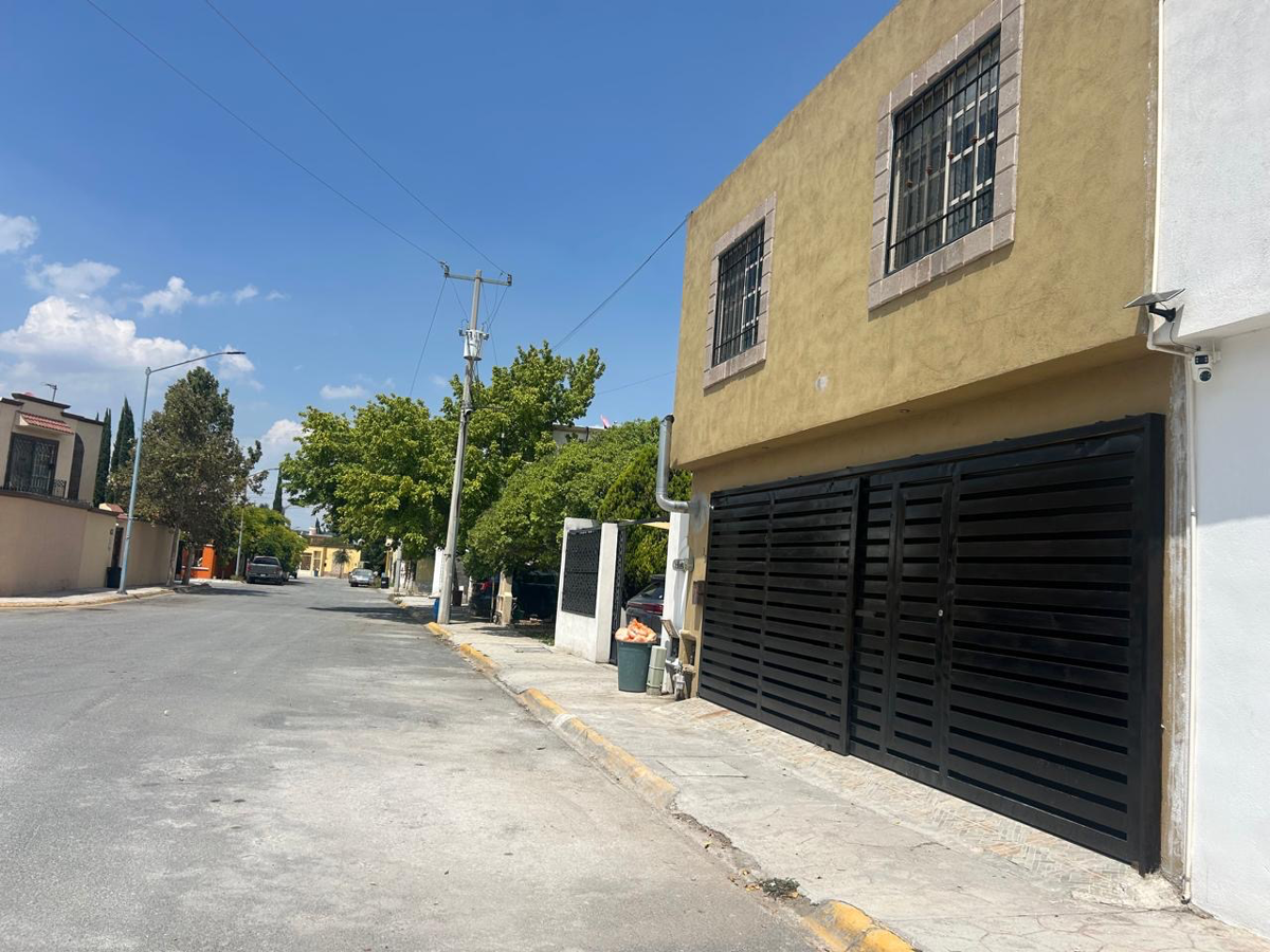 Casa en renta en Manantiales del Bosque, Ramos Arizpe — foto 1 de 18