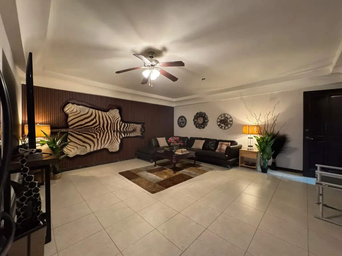 Departamento en renta en Fuentes del Valle, San Pedro Garza García — foto 1 de 10