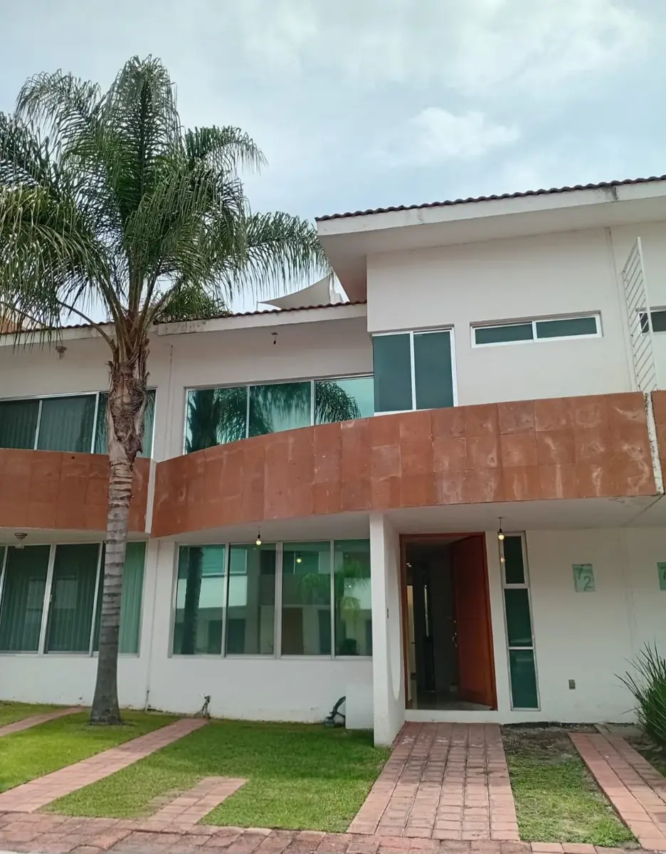 Casa en renta en Los Olvera, Corregidora — foto 1 de 26