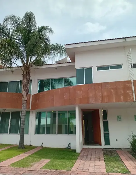 Casa en Renta en Los Olvera, Corregidora con Alberca y Cancha de Tenis