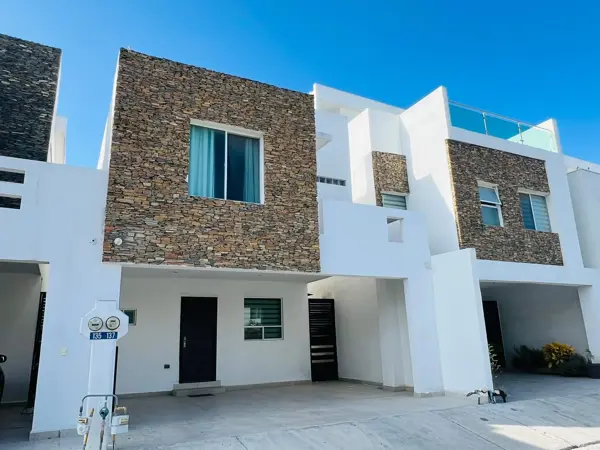 Casa en Renta en La Condesa Residencial, Zona Apodaca
