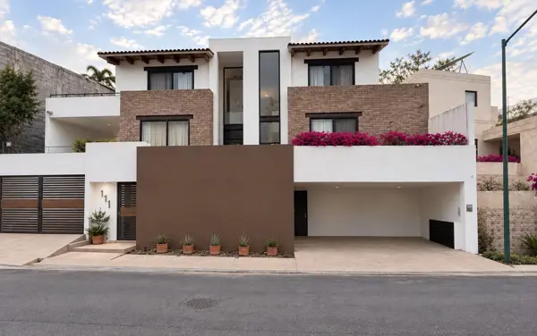 Casa en Venta en La Toscana, Monterrey - Carr Nacional, 3 Rec, con recámara en planta baja. Alberca
