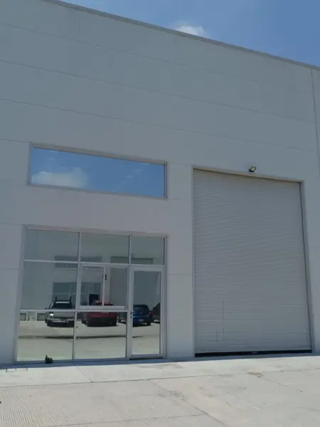 Bodega ubicada en los Olvera, Corregidora, Querétaro dentro de micro parque industrial.