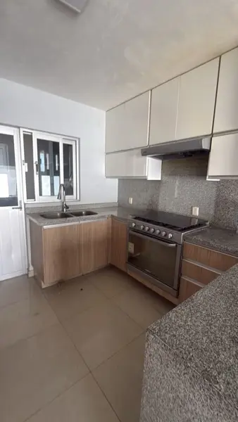 CASA EN RENTA COTO CARRARA