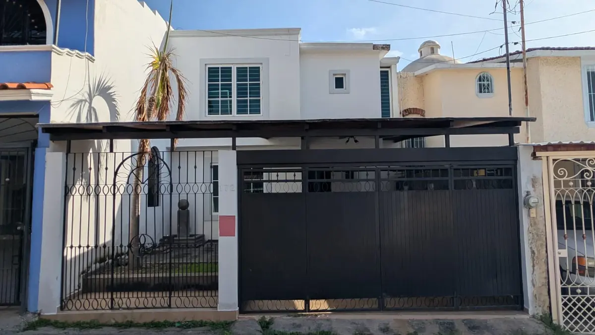 Casa en venta en Azaleas, Villa de Álvarez — foto 1 de 19
