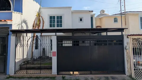 Casa en venta en Azaleas, Villa de Álvarez, Colima