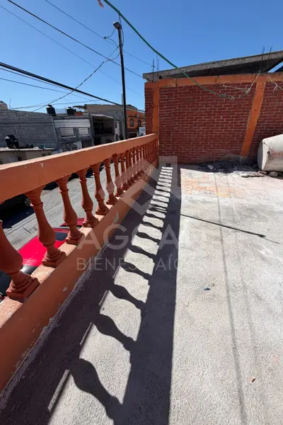 CASA EN VENTA - SATÉLITE SUR