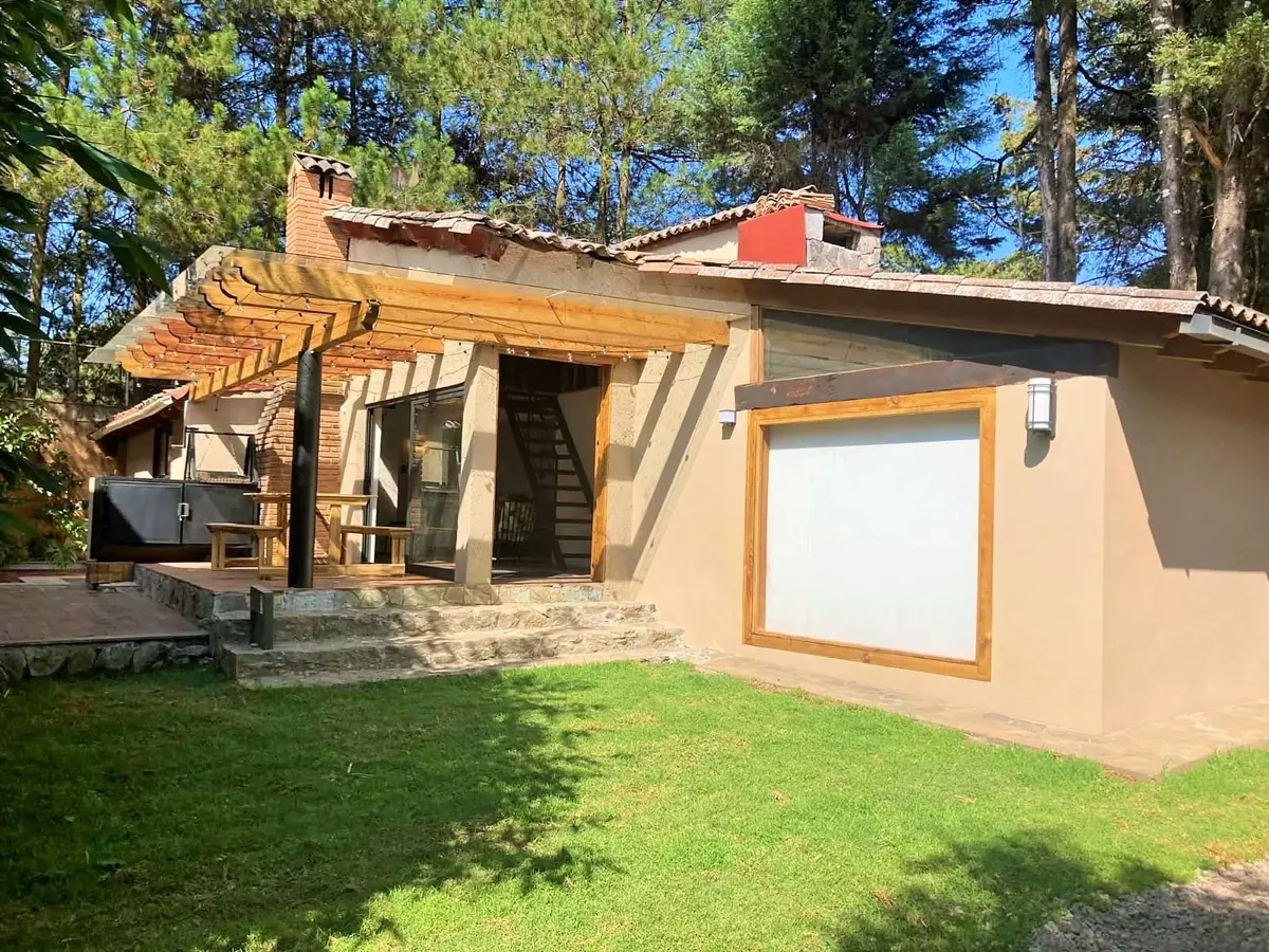 Casa en venta en Cerro Colorado, Valle de Bravo — foto 1 de 11