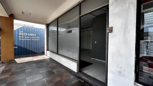 LOCAL COMERCIAL EN RENTA EN CUMBRES PRIMER SECTOR, MONTERREY, N.L.