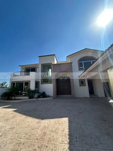 Casa Bosques de Valle Alto