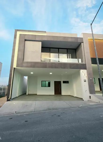 Casa en venta en Dominio Cumbres, Doble Altura — foto 1 de 11