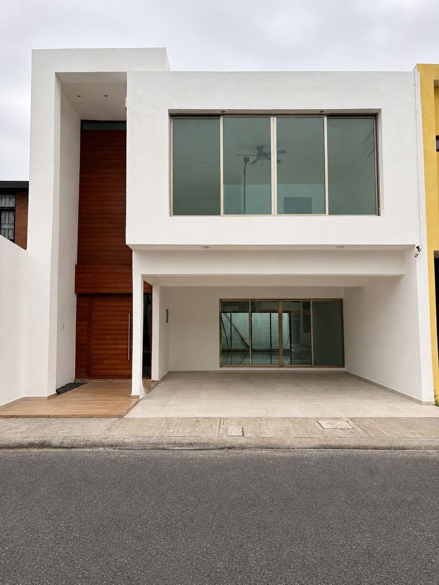 Casa en venta en Lomas de la Rioja, Alvarado — foto 1 de 20