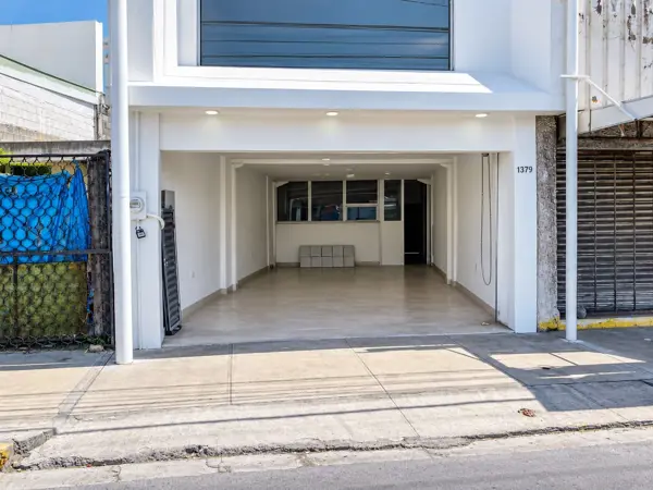 Local Comercial en Renta en Monterrey, Zona Sur, Av. Garza Sada